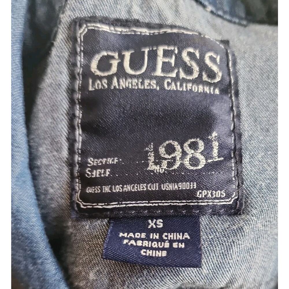 Guess Denim Long Sleeve Button Down Shirt Size XS Dark Wash Dual Chest Pockets. - Picture 9 of 9